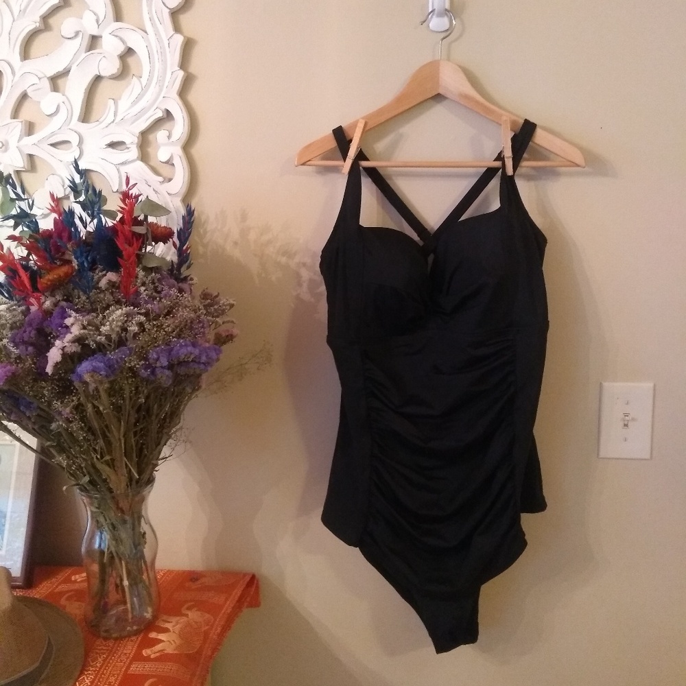 NWOT Torrid Swimsuit Tankini Size 2